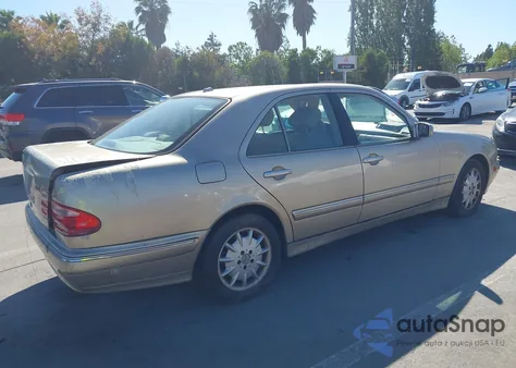 2001 Mercedes-Benz E 320 from USA, damaged, VIN WDBJF65J11B343377